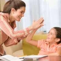 Как правильно поощрять и хвалить детей